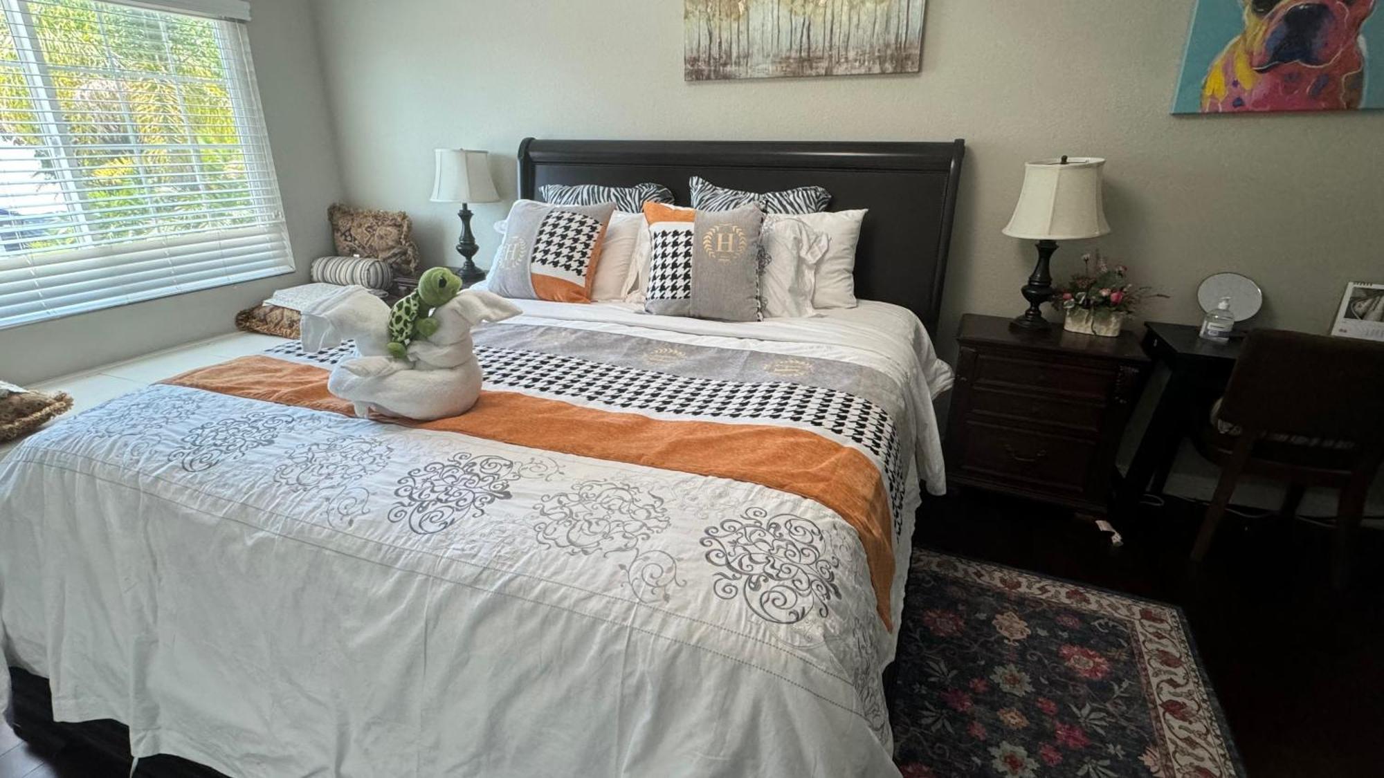 2#Family Suite King Bed Room Chino Hills Exterior photo